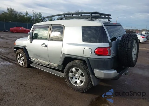 2007 Toyota Fj Cruiser z USA, uszkodzony, nr VIN JTEBU11F170028885